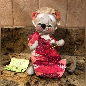 Vintage Annalee Quilting Grandma Mouse: 1982